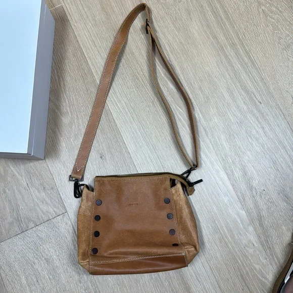 Hammitt BRYANT MED - Shoulder Bag. - Picture 7 of 14